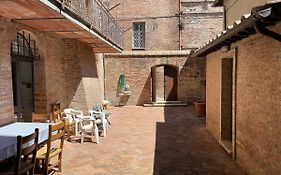 Fonte 6: Centro vicino piazza del Campo